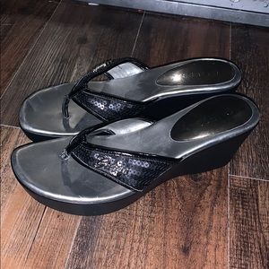 Guess wedge sandals